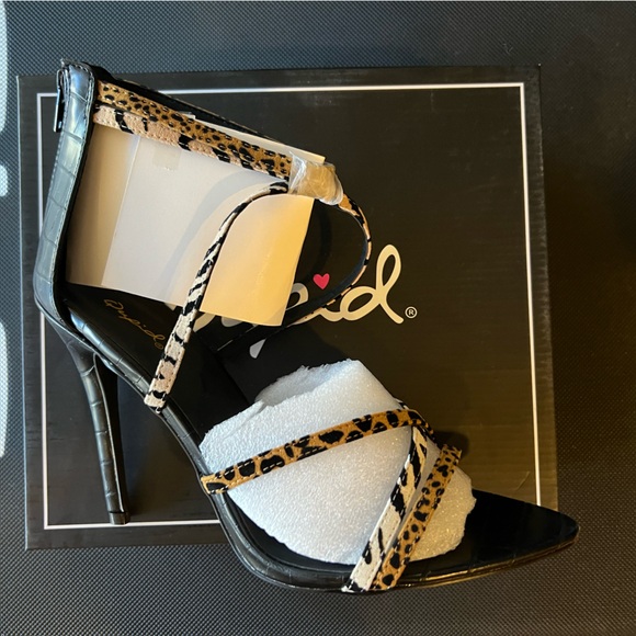 Animal print heels - Picture 2 of 5